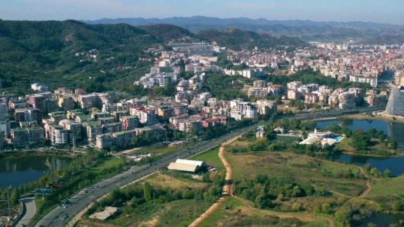 Tirane, , 4.000 m² 