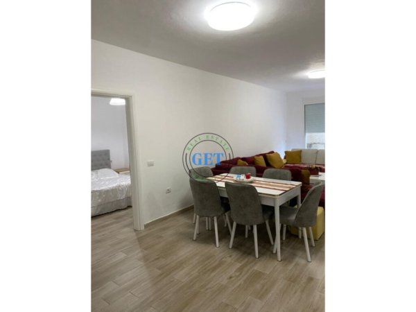 Durres, jepet me qera apartament 2+1 Kati 2, 100 m² 420 € (Vollga)