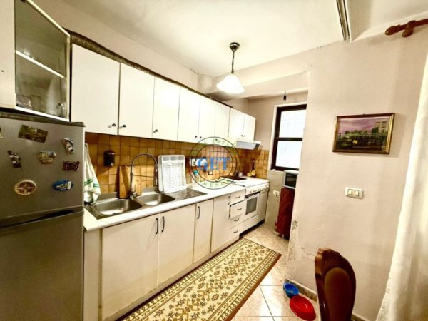 Durres, shitet apartament 3+1+Ballkon Kati 1, 135 m² 140.000 € (Lagjia 18)