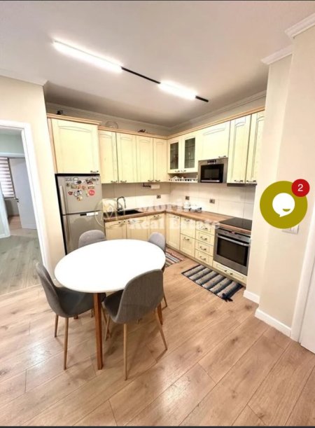 Tirane, jepet me qera apartament 1+1 Kati 5, 80 m² 600 € (Astir)