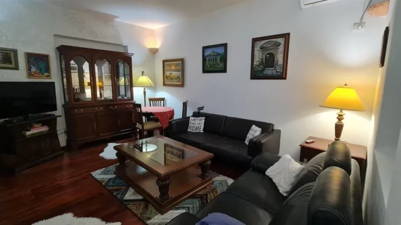 Tirane, jepet me qera apartament 1+1+Ballkon Kati 2, 59 m² 600 € (BLLOK)