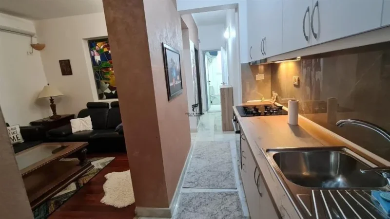 Tirane, jepet me qera apartament 1+1+Ballkon Kati 2, 59 m² 600 € (BLLOK)