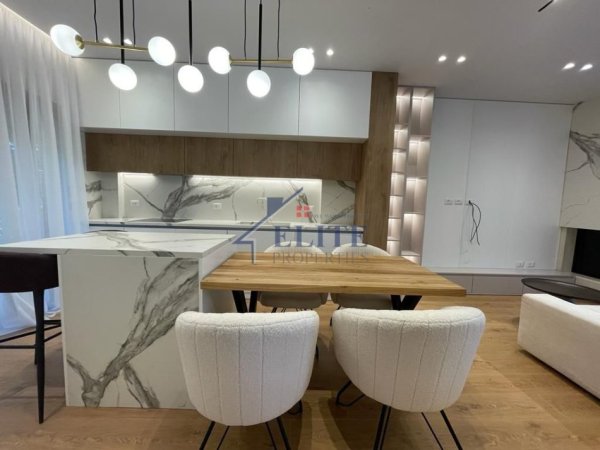 Tirane, jepet me qera Vile 3+1+Aneks+Ballkon Kati 2, 193 m² 3.000 € (Prane Teg)
