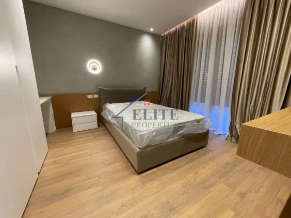 Tirane, jepet me qera Vile 3+1+Aneks+Ballkon Kati 2, 193 m² 3.000 € (Prane Teg)