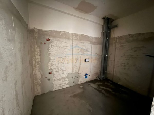 Tirane, shitet apartament 1+1+Ballkon Kati 4, 66 m² 79.404 € (Paskuqan)