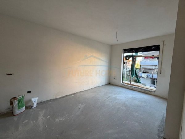 Tirane, shitet apartament 1+1+Ballkon Kati 1, 84 m² 100.380 € (Paskuqan)