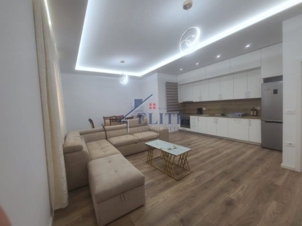 Tirane, jepet me qera shtepi 2+1+Aneks+Ballkon Kati 0, 109 m² 800 € (Lunder)