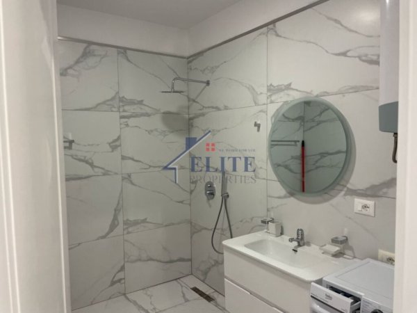 Tirane, jepet me qera apartament 1+1+Ballkon Kati 4, 56 m² 600 € (Kopshti Botanik)