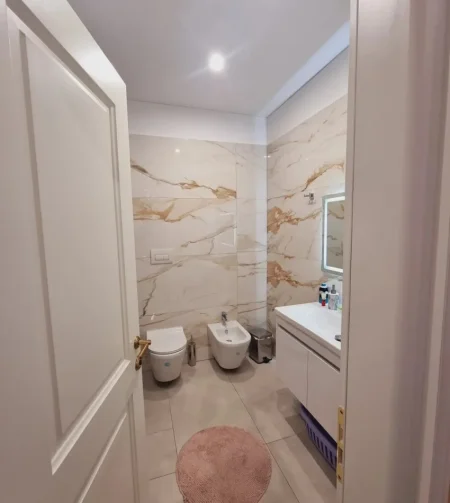 Tirane, shitet apartament 1+1 , 75 m² 184.000 € (Rezidence banimi)