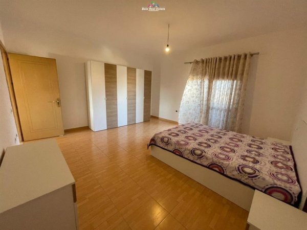 Tirane, jepet me qera apartament 2+1 Kati 4, 100 m² 600 € (bulevardi i ri)