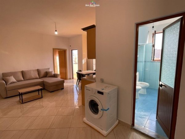 Tirane, jepet me qera apartament 2+1 Kati 4, 100 m² 600 € (bulevardi i ri)