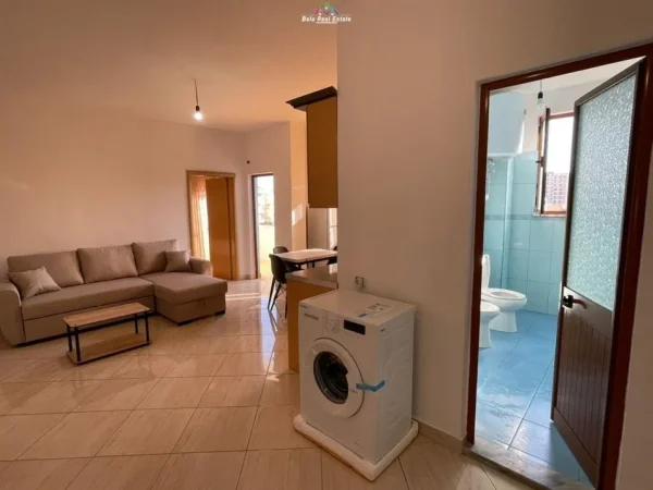 Tirane, jepet me qera apartament 2+1 Kati 4, 100 m² 600 € (bulevardi i ri)
