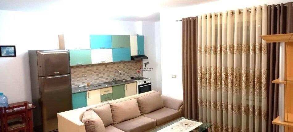 Tirane, jepet me qera apartament 2+1+Ballkon Kati 4, 107 m² 500 € (ASTIR)