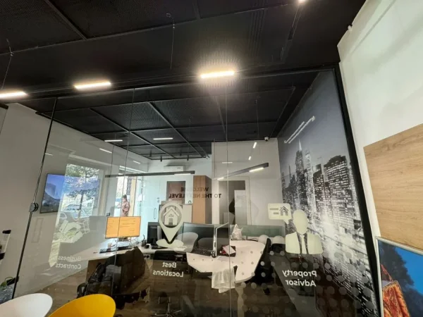 Tirane, jepet me qera ambjent biznesi , 56 m² 1.000 € (Bulevardi Gjergj Fishta)