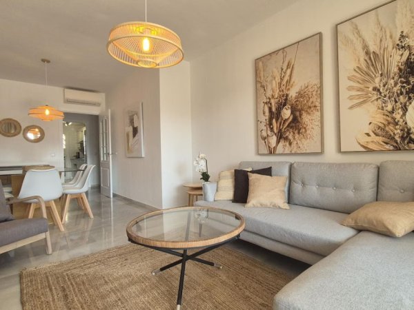 Tirane, jepet me qera apartament 2+1 Kati 8, 100 m² 600 € (asl 1)