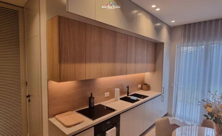 Tirane, jepet me qera apartament 1+1+Ballkon Kati 2, 110 m² 1.000 € (kodra e diellit 2)