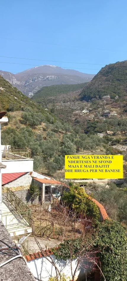 Linzë-Dajt-Tiranë, Super-Okazion ! Shitet Vile 3-kate, me akses nga Bunkart e rr.Dajt, sipërfaqe toke 1460m², sipërfaqe ndërtuar 250m², Cmimi 175'000 €, rr.Dajtit, në Linzë/500m nga rr. Nacional-Dajt, 300m nga Liqeni-Linzës/nën linjën teleferikut, 3km nga Lokal Fresku/6km nga qendra Tiranë