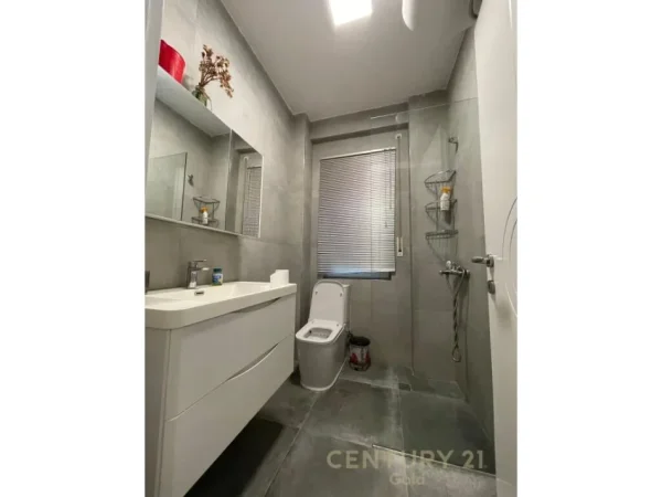 Tirane, jepet me qera apartament 1+1+Ballkon Kati 2, 60 m² 550 € (5 Maji)