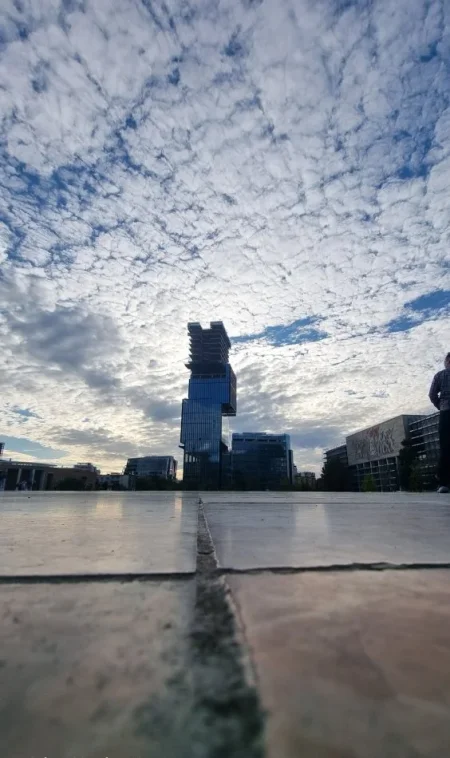 Guide francophone à Tirana, Albanie.