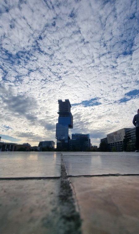 Guide francophone à Tirana, Albanie.