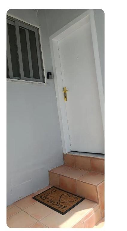 Tirane, jepet me qera 1+1 Kati 1, 55 m² 650 € (rruga naim frasheri)