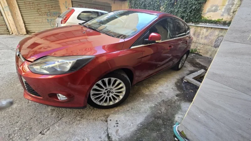 Tirane, shes makine Ford Focus Benzin, e kuqe manuale Kondicioner 146.000 km 4.900 €