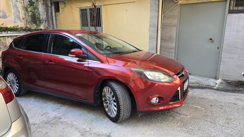 Tirane, shes makine Ford Focus Benzin, e kuqe manuale Kondicioner 146.000 km 4.900 €