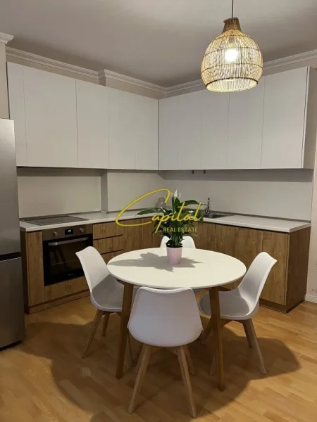 Tirane, jepet me qera apartament 2+1 Kati 4, 85 m² 800 € (PAZARI I RI)