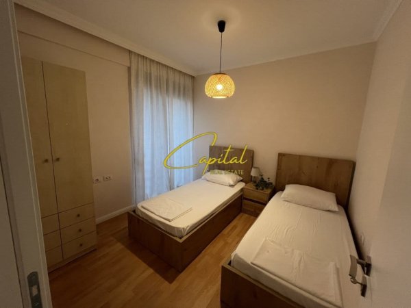 Tirane, jepet me qera apartament 2+1 Kati 4, 85 m² 800 € (PAZARI I RI)