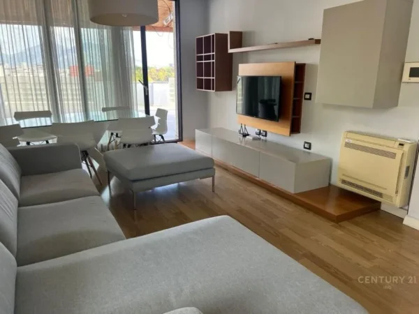 Tirane, jap me qera apartament 2+1+POST PARKIMI+VERANDE , 200 m² 900 € (Liqeni i Tiranës)