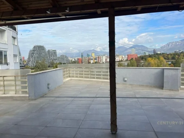 Tirane, jap me qera apartament 2+1+POST PARKIMI+VERANDE , 200 m² 900 € (Liqeni i Tiranës)