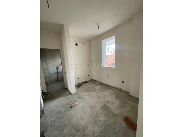 Tirane, shes apartament 2+1+2+POST PARKIMI , 126 m² 325.000 € (Rruga e Kavajës)