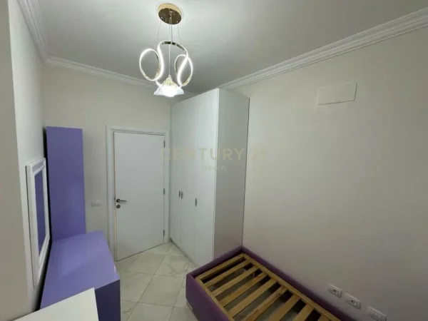 Tirane, shes apartament 3+1+2 , 114 m² 227.000 € (Liqeni i Thatë)