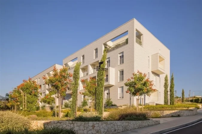 Tirane, jepet me qera apartament 2+1+Ballkon Kati 3, 106 m² 1.100 € (SAUK)