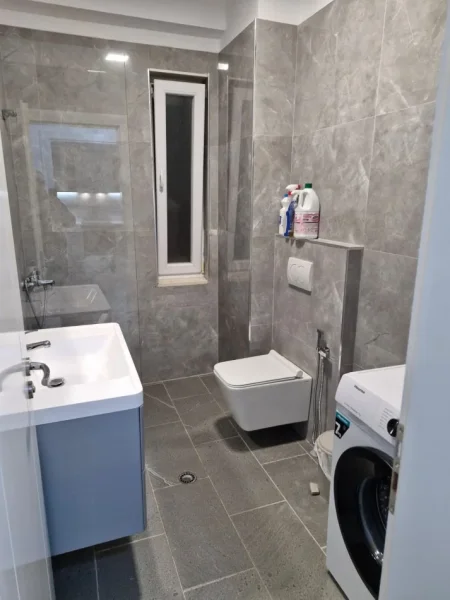 Tirane, jepet me qera apartament 2+1 Kati 2, 90 m² 600 € (Rruga e Elbasanit)