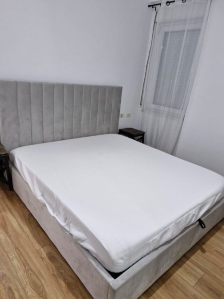 Tirane, jepet me qera apartament 2+1 Kati 2, 90 m² 600 € (Rruga e Elbasanit)