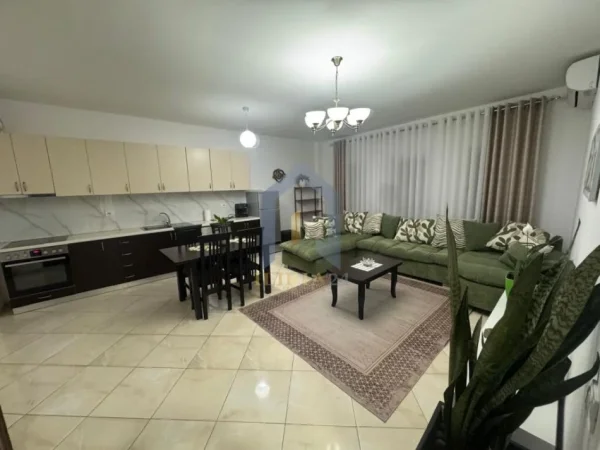 Tirane, jap me qera apartament 2+1+Ballkon Kati 2, 110 m² 600 € (Don Bosko)