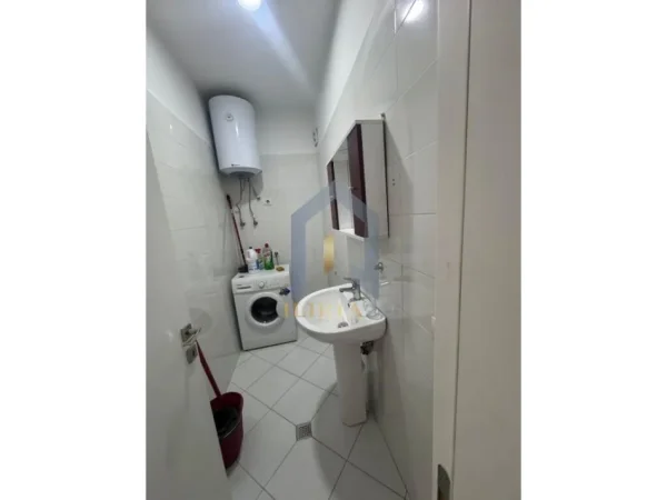 Tirane, jap me qera apartament 2+1+Ballkon Kati 2, 110 m² 600 € (Don Bosko)