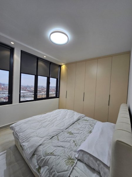 Tirane, jepet me qera apartament 1+1 Kati 8, 65 m² 480 € (Rruga 5 Maji)