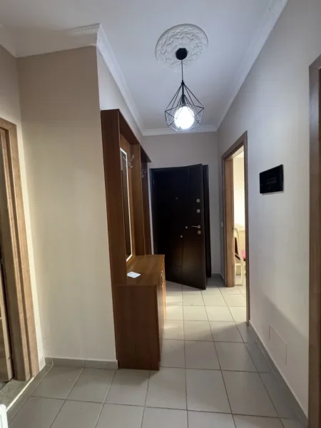 Tirane, jepet me qera apartament 2+1+Ballkon Kati 5, 95 m² 400 € (Astir)