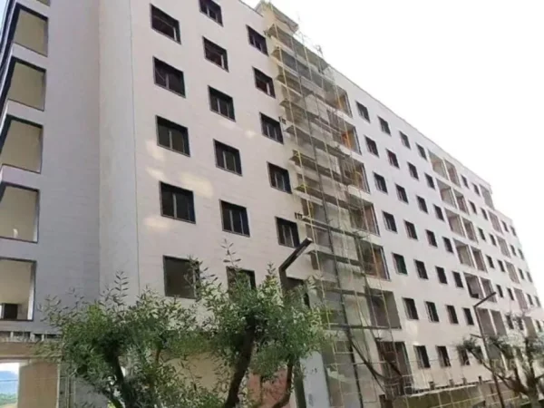 Tirane, shes apartament 2+1+2 , 125 m² 275.000 € (Liqeni i Thatë)