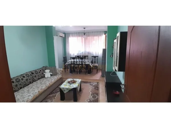 Shitet, Apartament 1+1, afer Shkolles "Kongresi i Lushnjes", Tirane. AREA38213