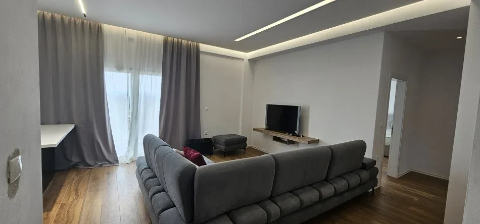 Tirane, jepet me qera apartament 3+1+Ballkon Kati 2, 105 m² 550 € (Babrru)