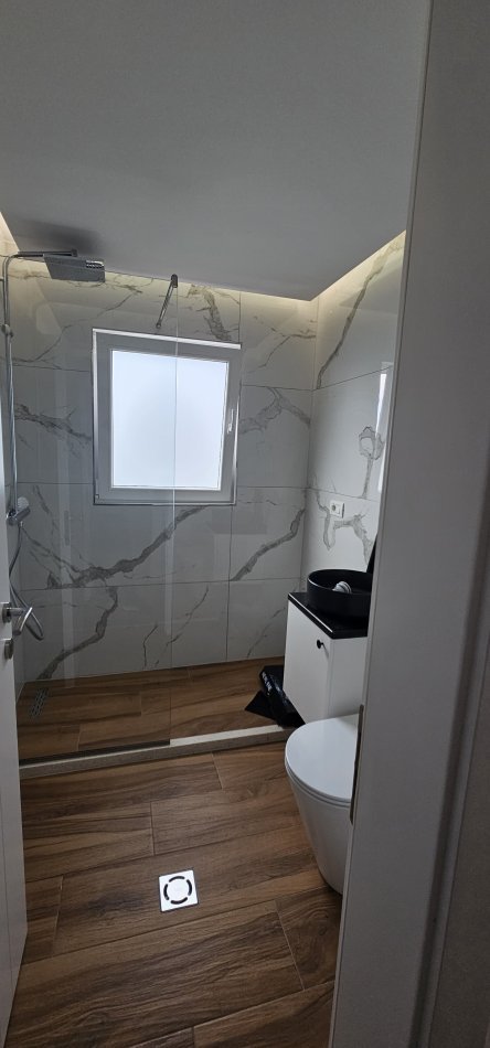 Tirane, jepet me qera apartament 3+1+Ballkon Kati 2, 105 m² 550 € (Babrru)