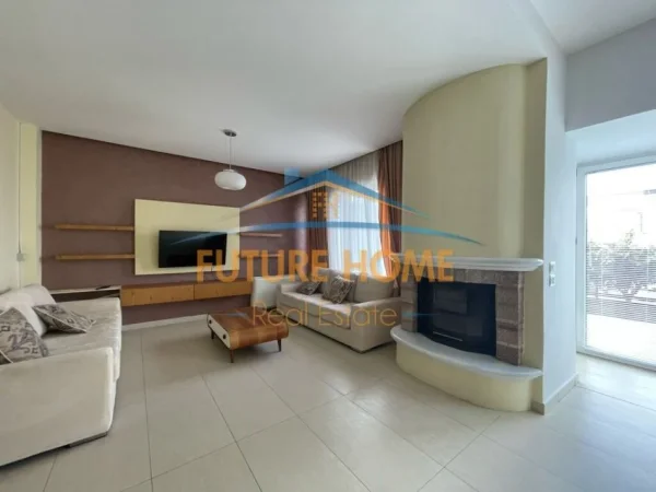 Tirane, jepet me qera Vile 4+1+Aneks+Ballkon Kati 0, 321 m² 2.200 € (Residenca Sunrise)