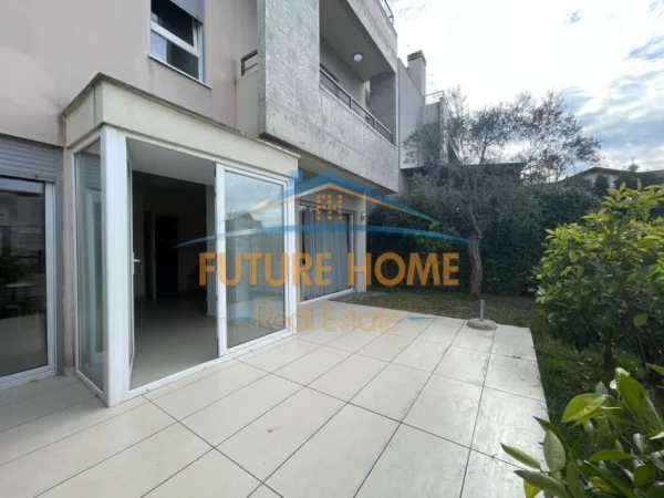 Tirane, jepet me qera Vile 4+1+Aneks+Ballkon Kati 0, 321 m² 2.200 € (Residenca Sunrise)