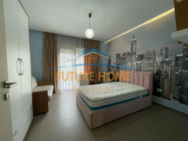 Tirane, jepet me qera Vile 4+1+Aneks+Ballkon Kati 0, 321 m² 2.200 € (Residenca Sunrise)