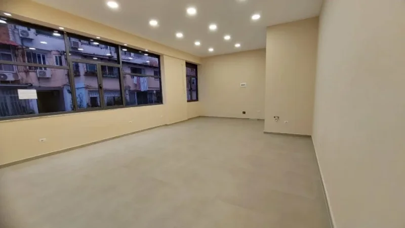 Tirane, jepet me qera ambjent biznesi Kati 0, 60 m² 600 € (MYSLYM SHYRI)