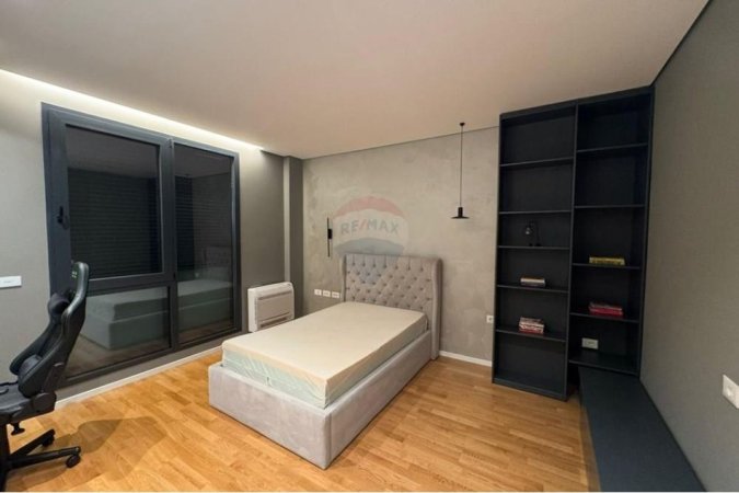 Tirane, jepet me qera apartament 2+1+Ballkon Kati 3, 149 m² 2.300 € (TEG - LUNDER)