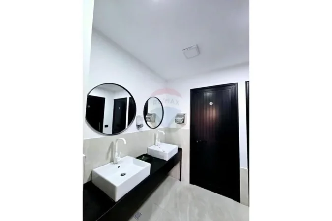 Tirane, jepet me qera Kati 0, 50 m² 700 € (Parku Olimpik)